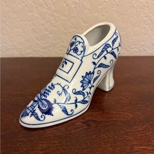 Vtg Seymour Mann Porcelain Shoe Vase Planter Blue & White “Blue Onion” Pattern